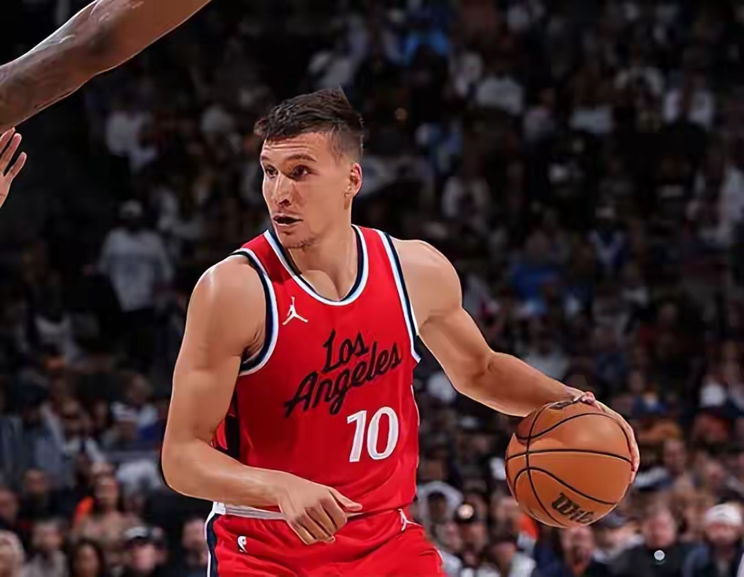 ayx app-快船带队取胜！，费德勒重要时刻出色防守比赛高潮迭起-ayx app