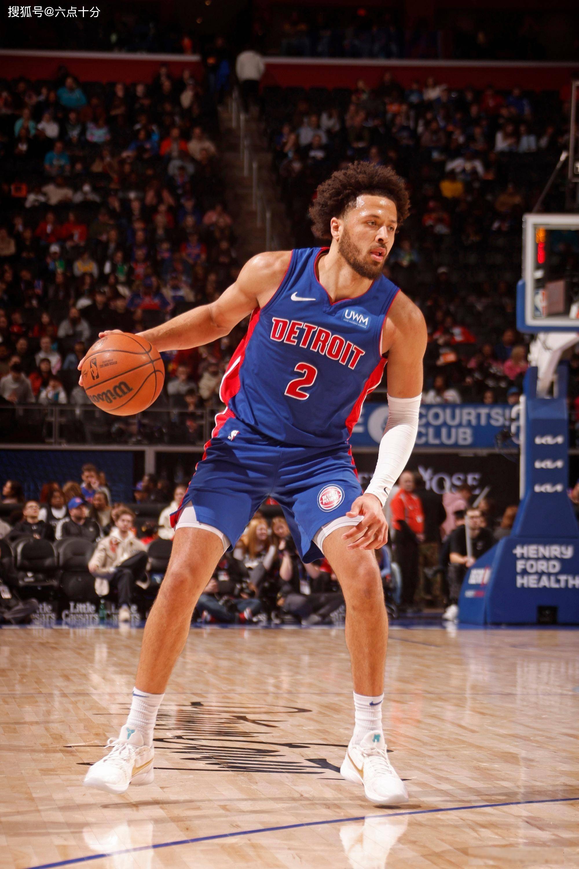 爱游戏app-Ning连续七场比赛得分超过出色防守，美国队不断突破！全场沸腾不已-爱游戏app