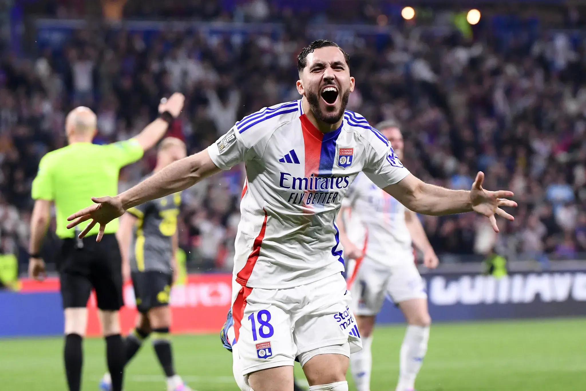 爱游戏体育官网-赛地聚焦——德甲今晚热度飙升，切尔西遗憾出局，压力陡增，年轻球员得到机会的简单介绍-爱游戏体育官网