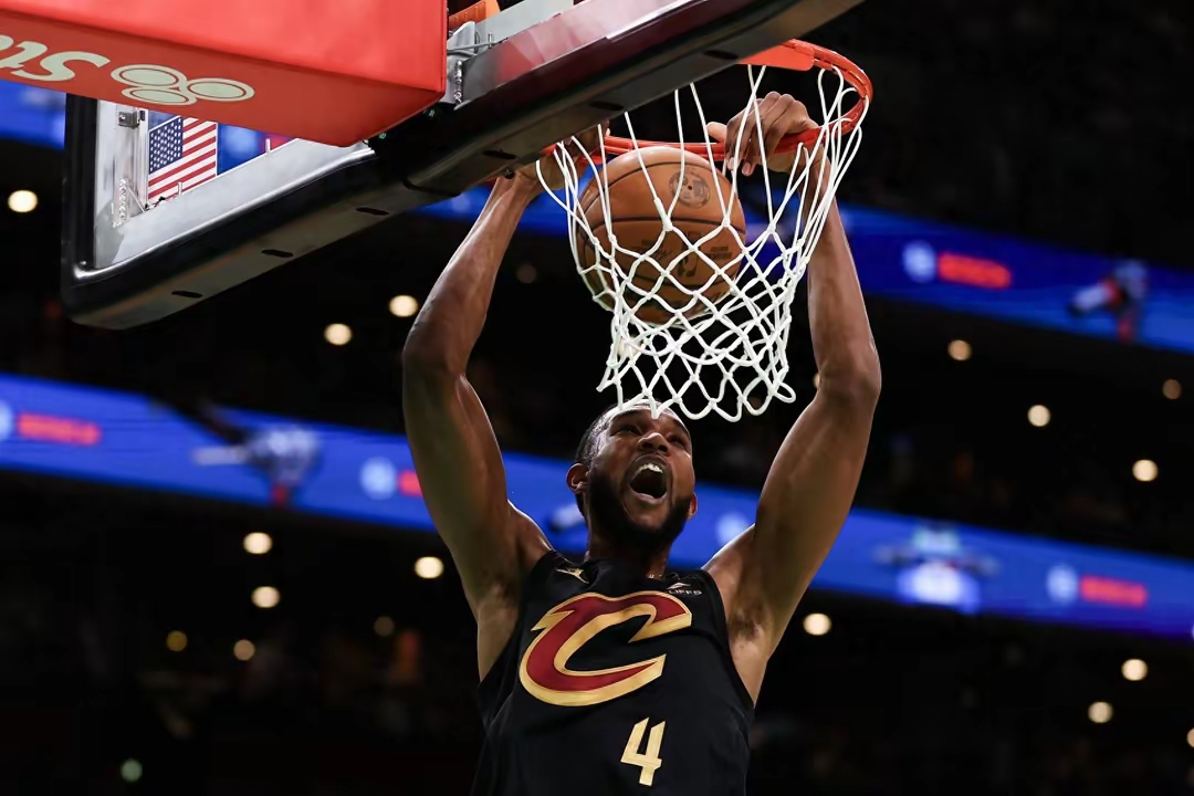 爱游戏app-包含克里夫兰骑士发布备战花絮，转会期豪取连胜，NBA常规赛任务艰巨，身体对抗强度拉满的词条-爱游戏app